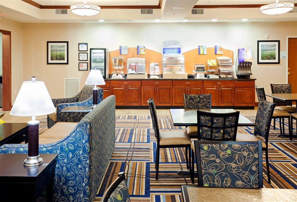 Express & By Ihg 2* Mount Airy