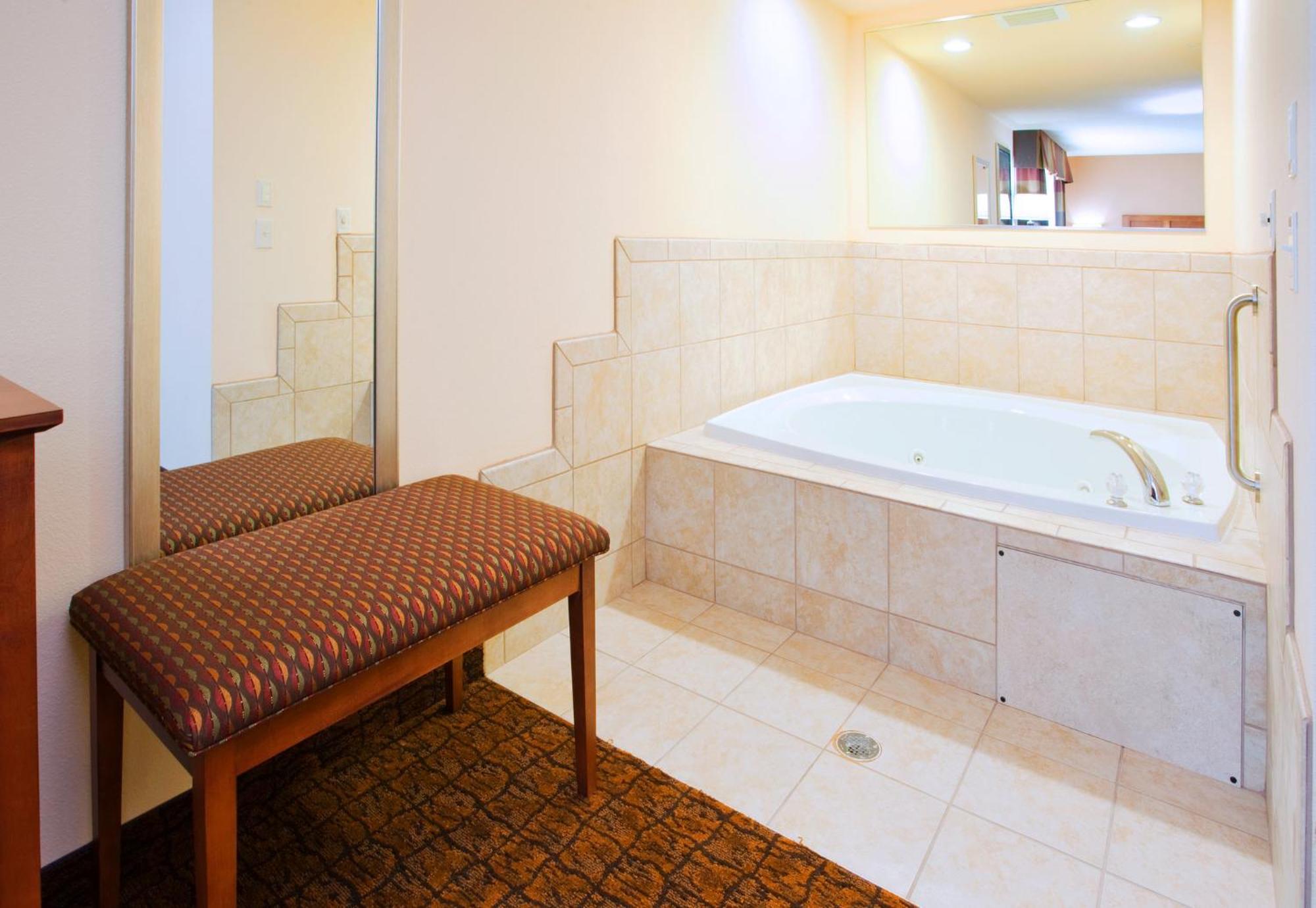 Express & By Ihg Hotel Mount Airy